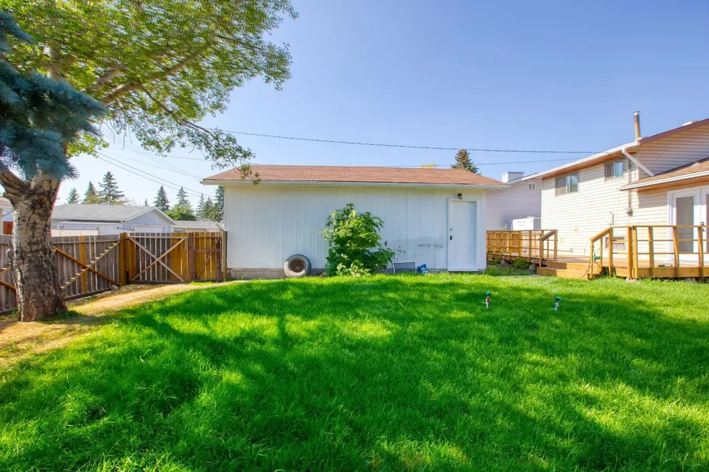 1176 Penrith Crescent SE Calgary AB T2A 2H9