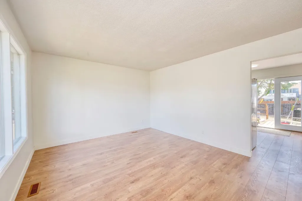 1176 Penrith Crescent SE Calgary AB T2A 2H9