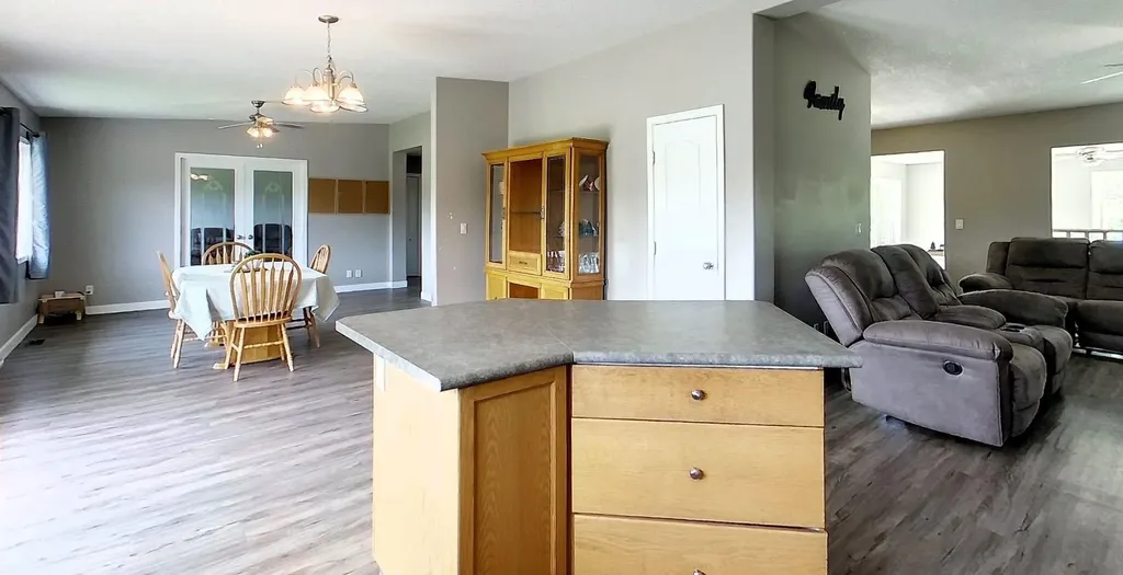53126 Rge Road 174 Rural Yellowhead County AB T7E 3E6
