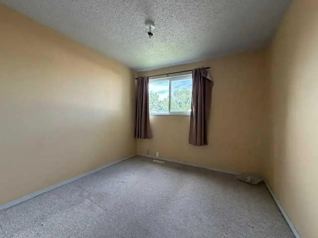 3915 29a Avenue SE Calgary AB T2B 0G3
