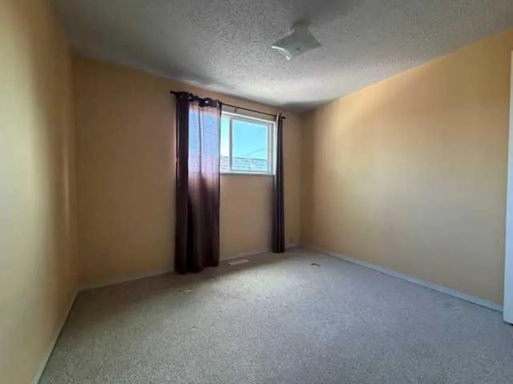 3915 29a Avenue SE Calgary AB T2B 0G3
