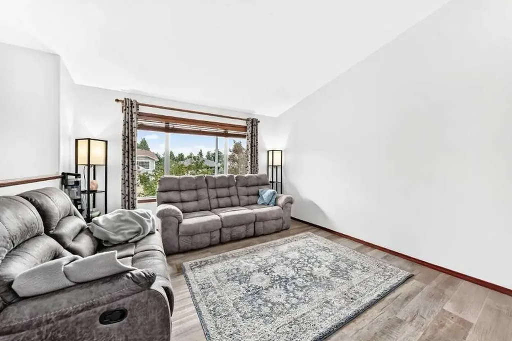 13 Westglen Boulevard Blackfalds AB T0M 0J0