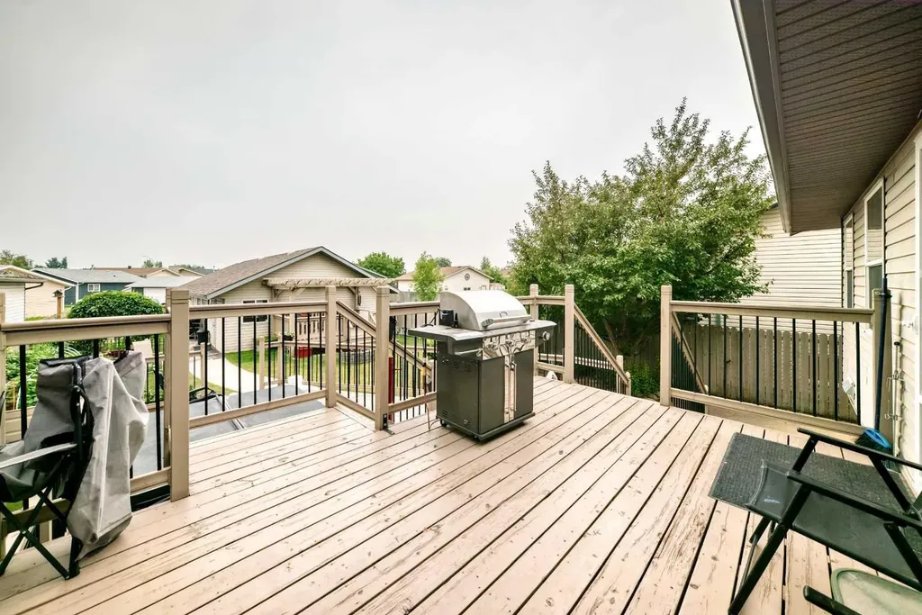 13 Westglen Boulevard Blackfalds AB T0M 0J0
