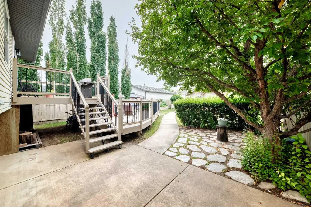13 Westglen Boulevard Blackfalds AB T0M 0J0