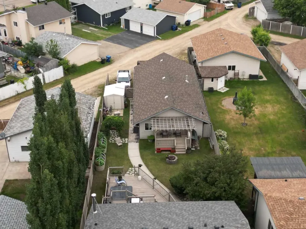 13 Westglen Boulevard Blackfalds AB T0M 0J0