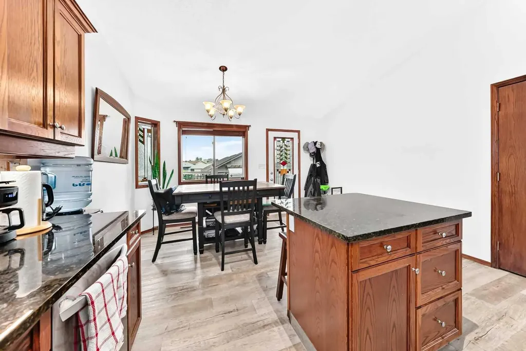 13 Westglen Boulevard Blackfalds AB T0M 0J0
