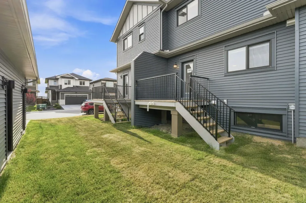 180 Lawson Lane SE Airdrie AB T4A 3P3