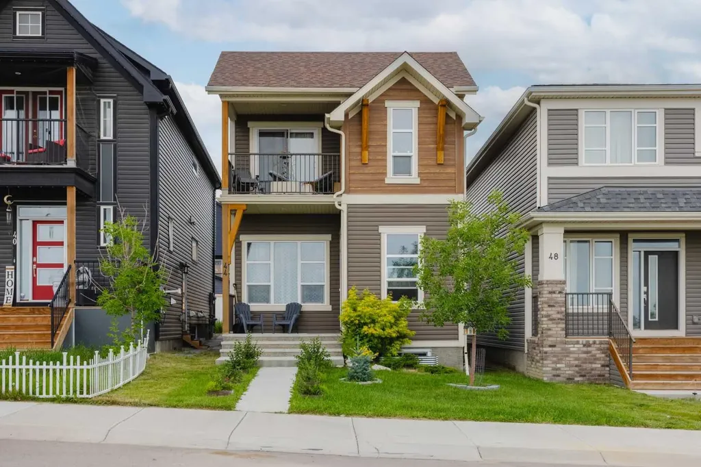 44 Calhoun Common NE Calgary AB T3P 1R8
