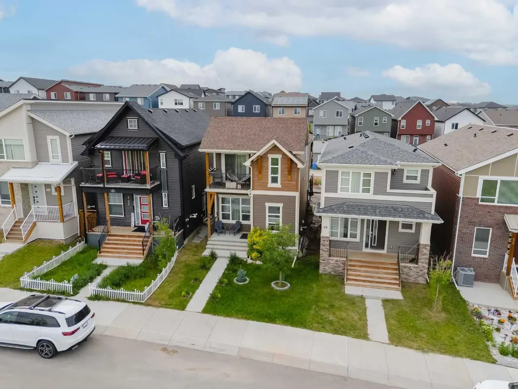 44 Calhoun Common NE Calgary AB T3P 1R8