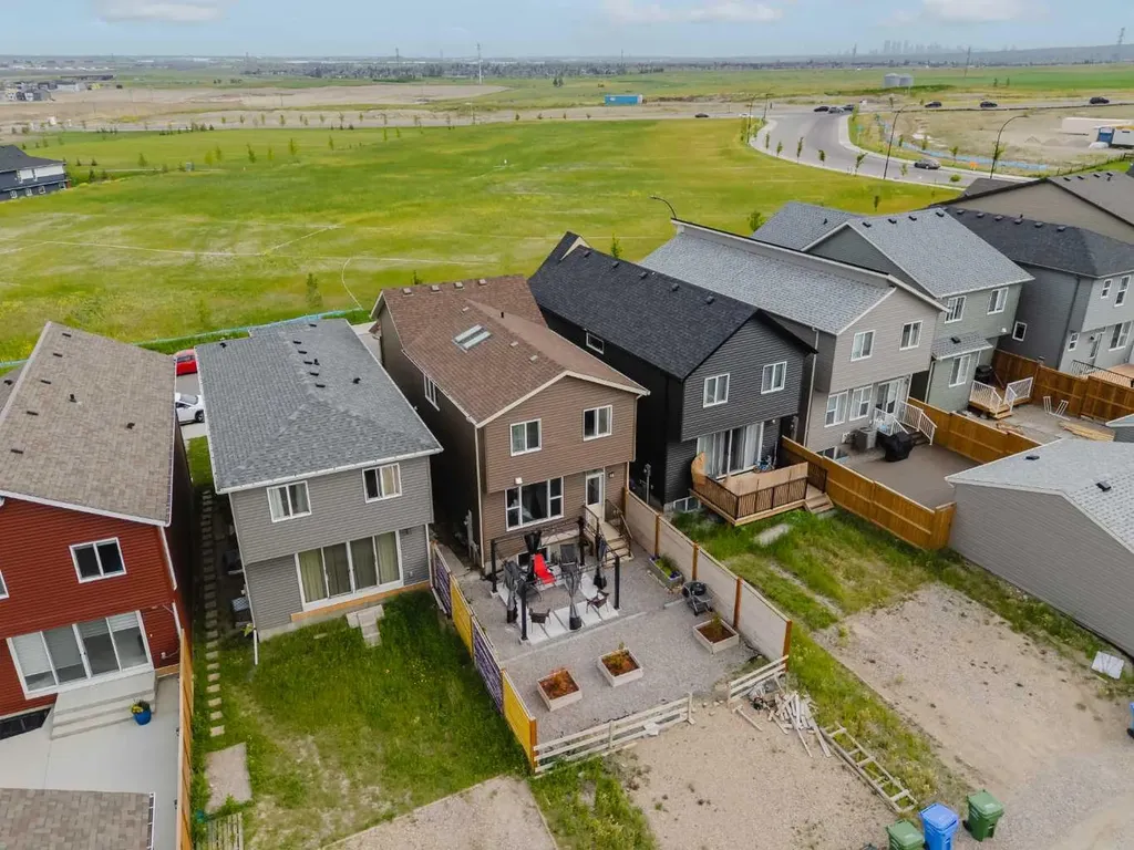 44 Calhoun Common NE Calgary AB T3P 1R8