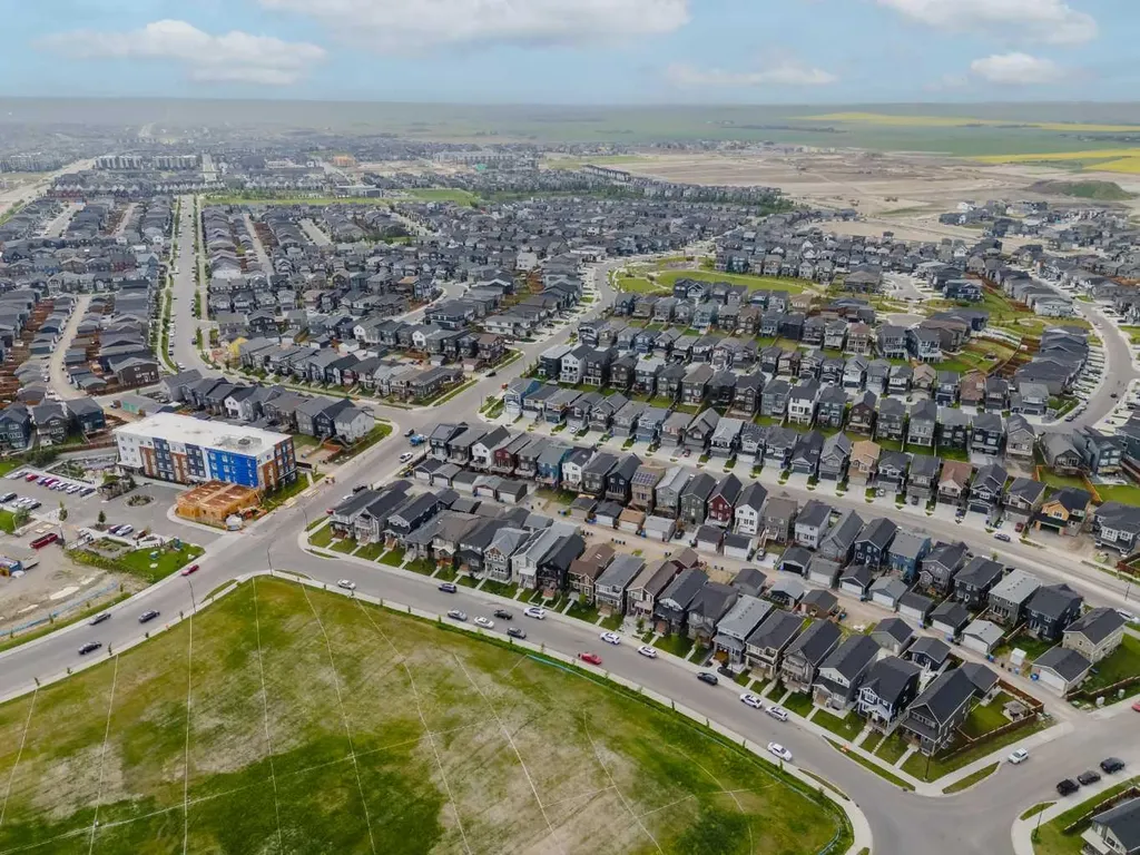 44 Calhoun Common NE Calgary AB T3P 1R8