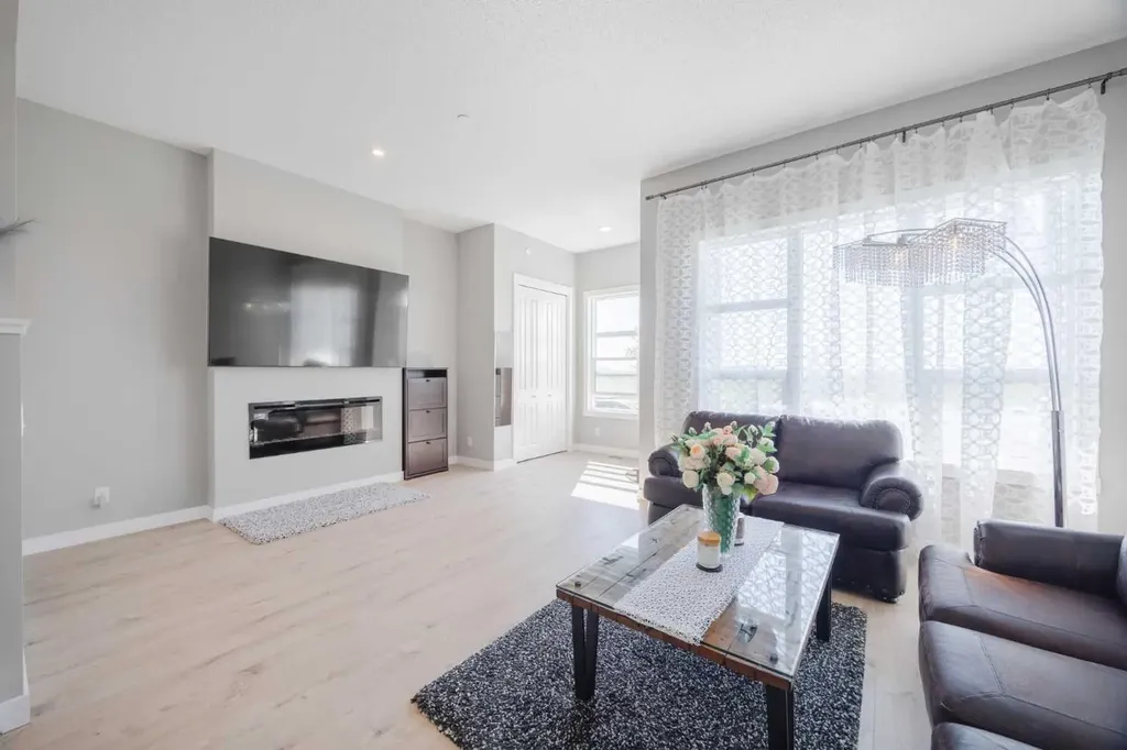 44 Calhoun Common NE Calgary AB T3P 1R8