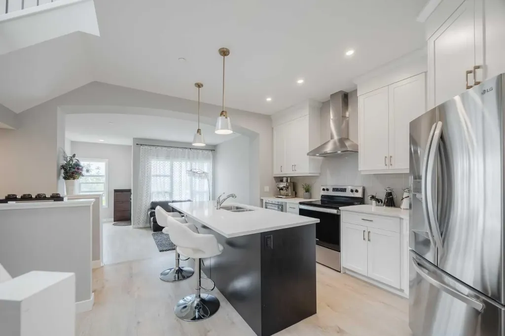44 Calhoun Common NE Calgary AB T3P 1R8