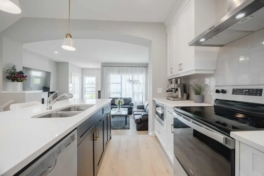 44 Calhoun Common NE Calgary AB T3P 1R8