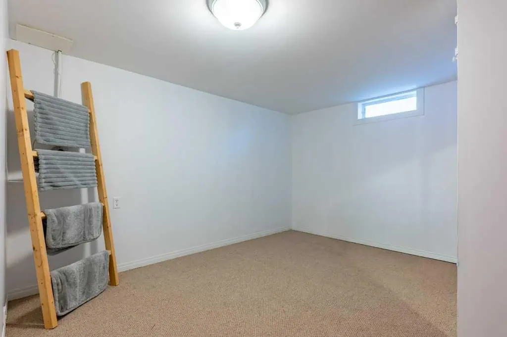 2898 Dunmore Road SE Medicine Hat AB T1A 2A5
