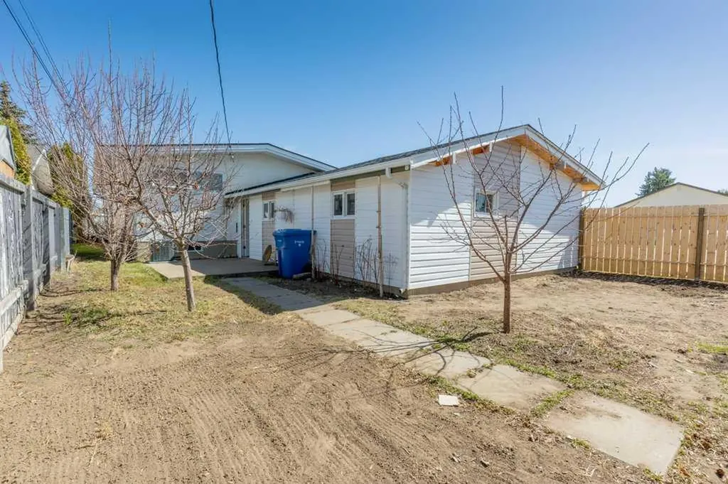 2898 Dunmore Road SE Medicine Hat AB T1A 2A5