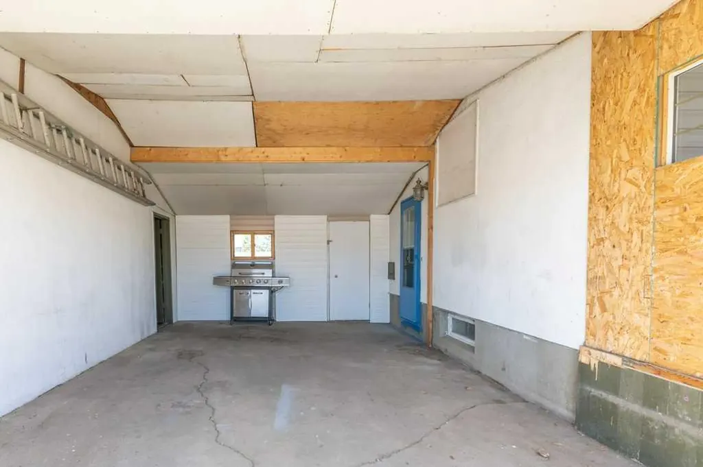 2898 Dunmore Road SE Medicine Hat AB T1A 2A5
