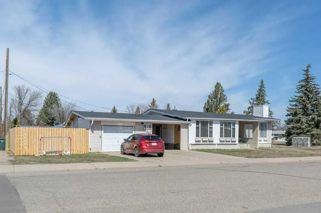 2898 Dunmore Road SE Medicine Hat AB T1A 2A5