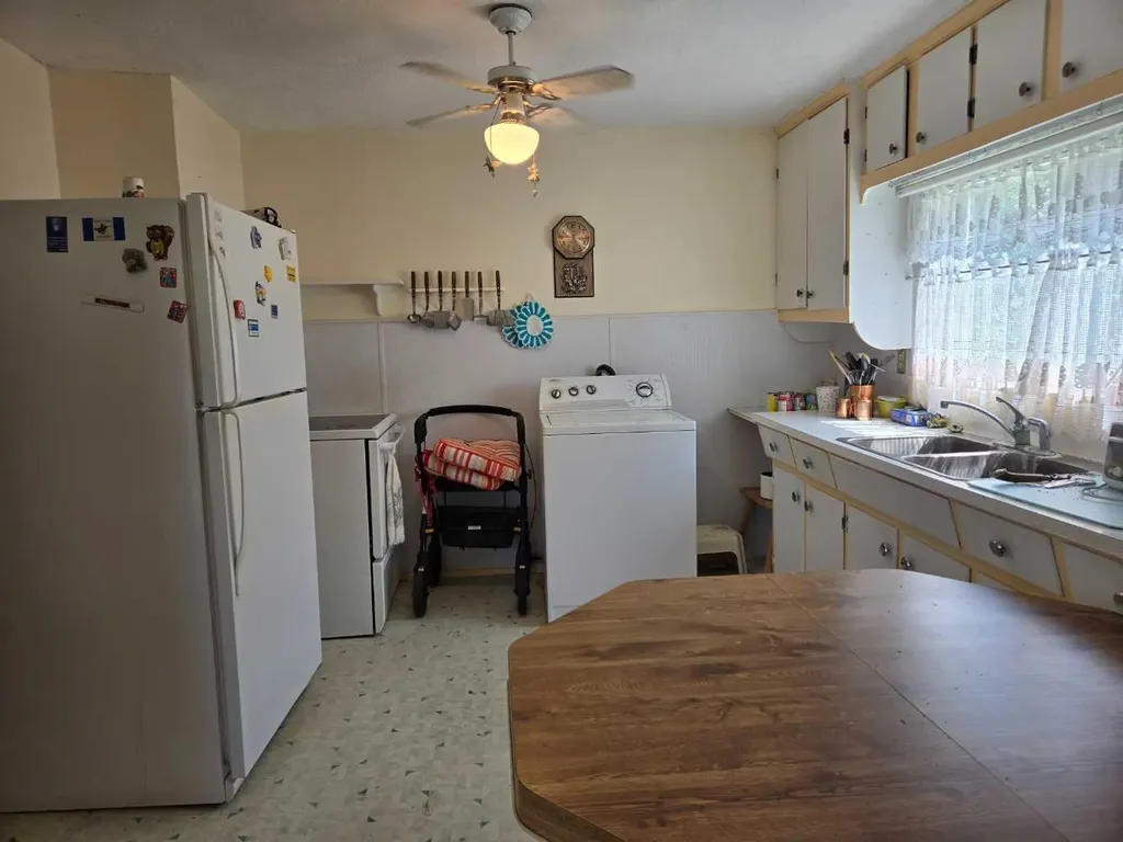 120 2 Avenue E Hussar AB T0J 1S0