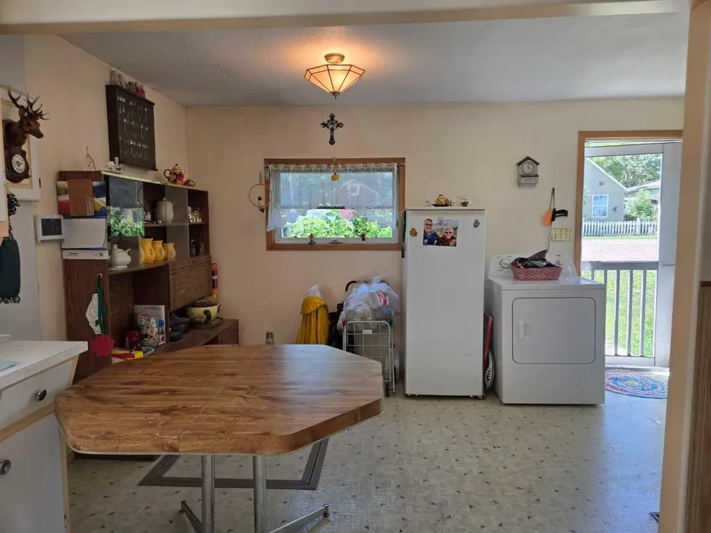 120 2 Avenue E Hussar AB T0J 1S0