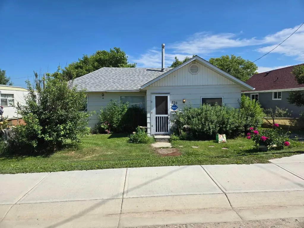 120 2 Avenue E Hussar AB T0J 1S0
