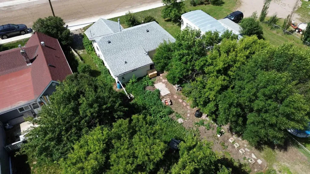 120 2 Avenue E Hussar AB T0J 1S0