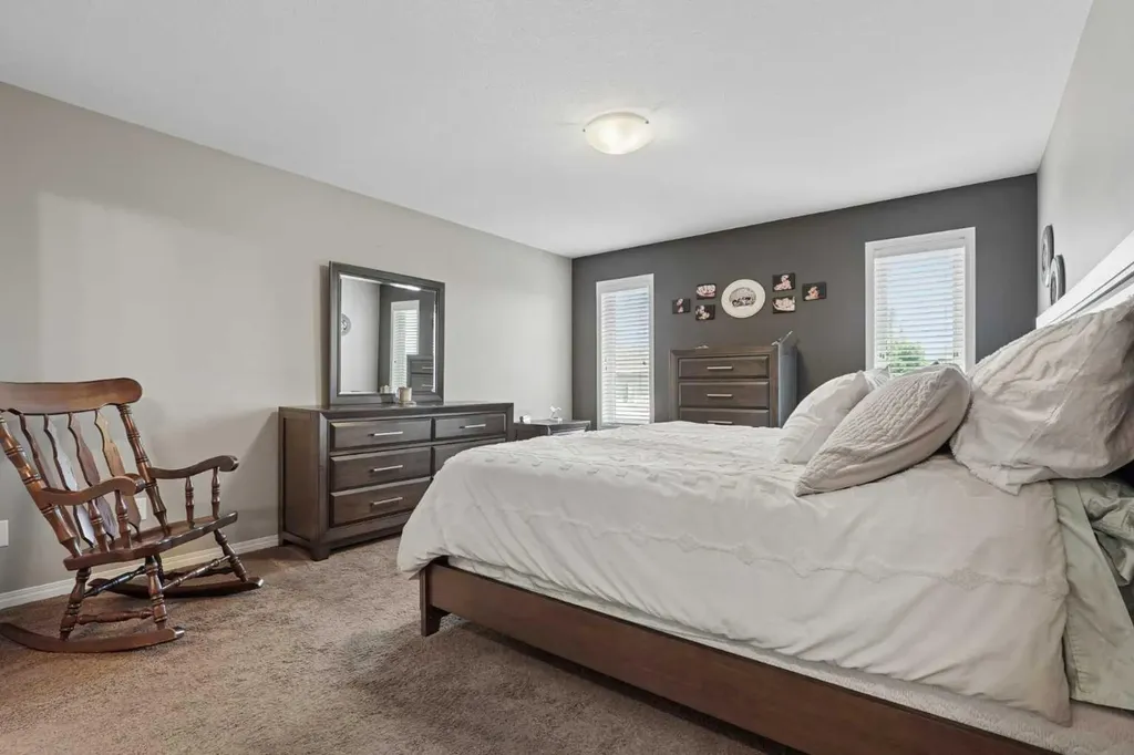 19 Riverland Close W Lethbridge AB T1K5T5