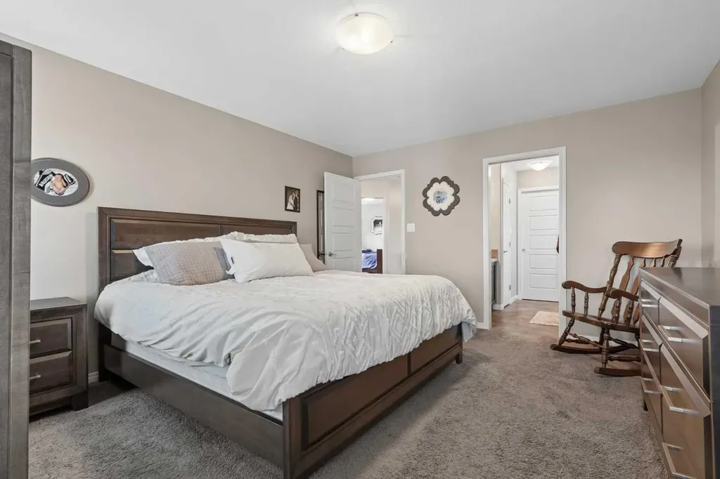 19 Riverland Close W Lethbridge AB T1K5T5