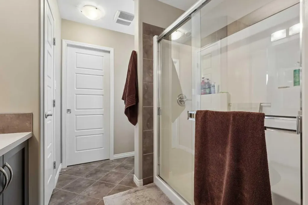 19 Riverland Close W Lethbridge AB T1K5T5