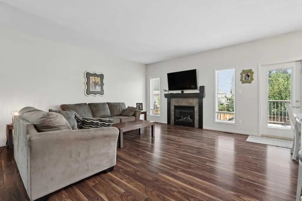 19 Riverland Close W Lethbridge AB T1K5T5