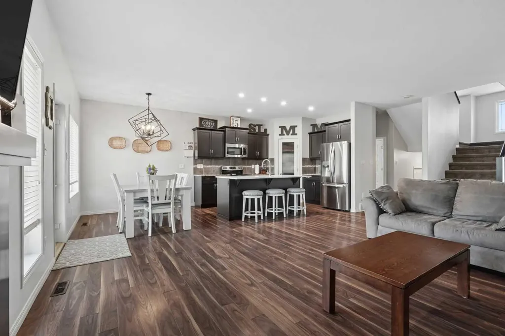 19 Riverland Close W Lethbridge AB T1K5T5