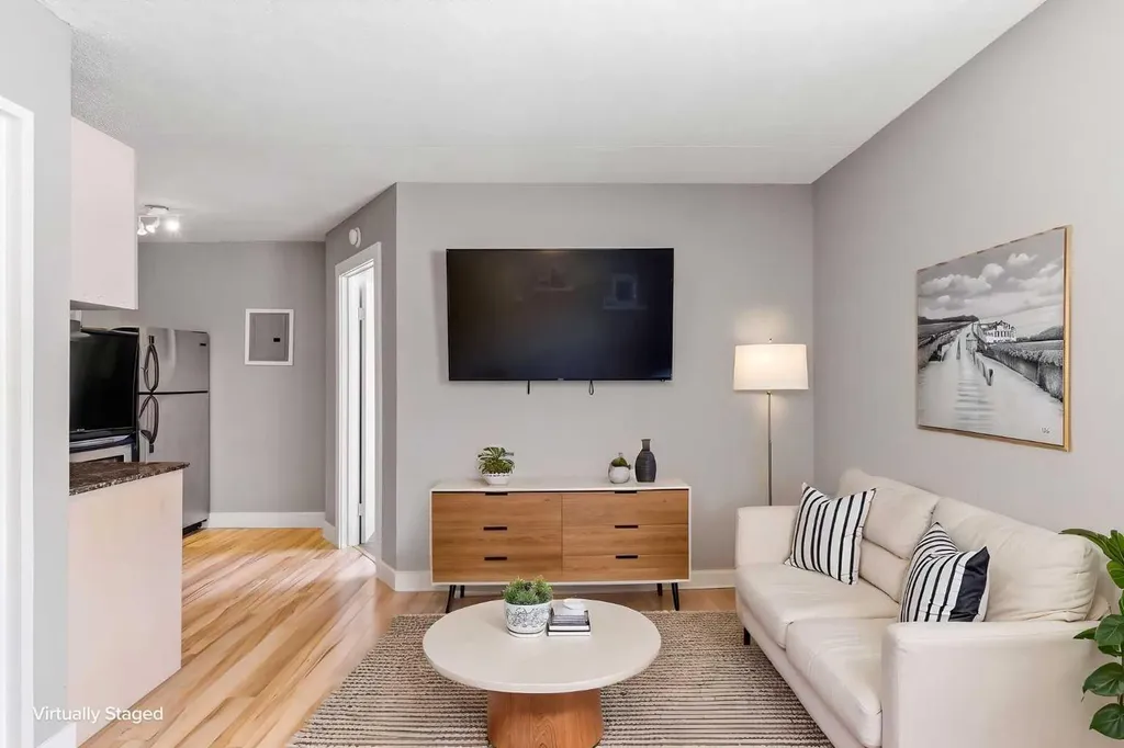 315 9a Street NW Calgary AB T2N1T7