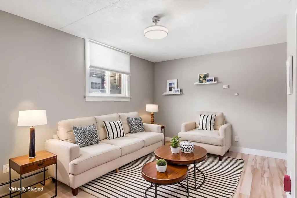 315 9a Street NW Calgary AB T2N1T7