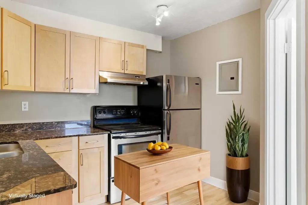 315 9a Street NW Calgary AB T2N1T7