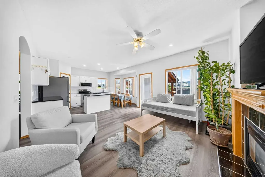 125 Tarawood Place NE Calgary AB T3J 5B4