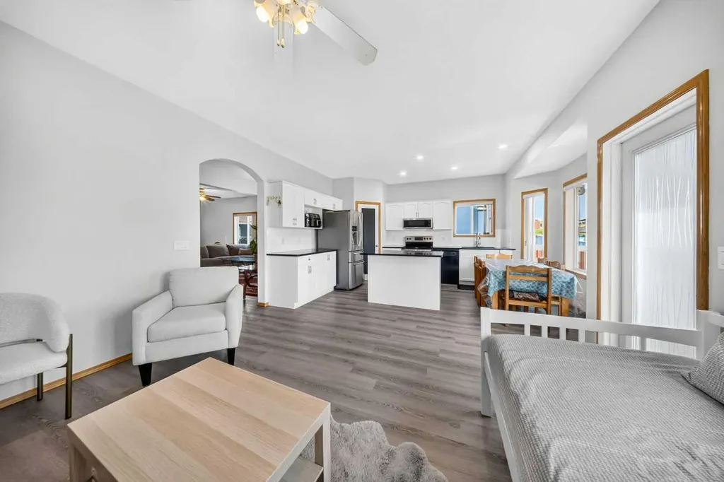 125 Tarawood Place NE Calgary AB T3J 5B4