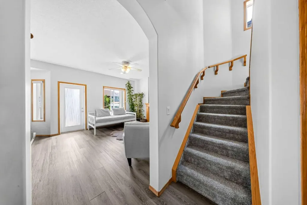 125 Tarawood Place NE Calgary AB T3J 5B4