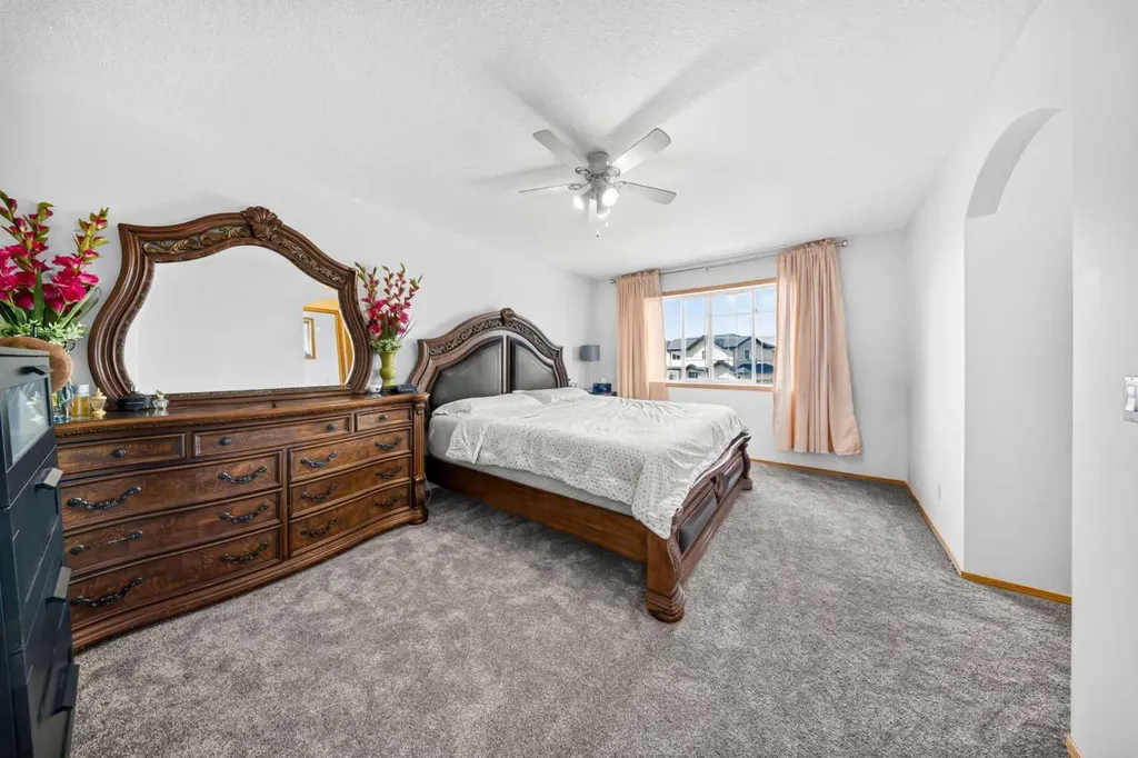 125 Tarawood Place NE Calgary AB T3J 5B4