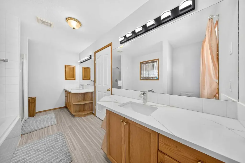 125 Tarawood Place NE Calgary AB T3J 5B4