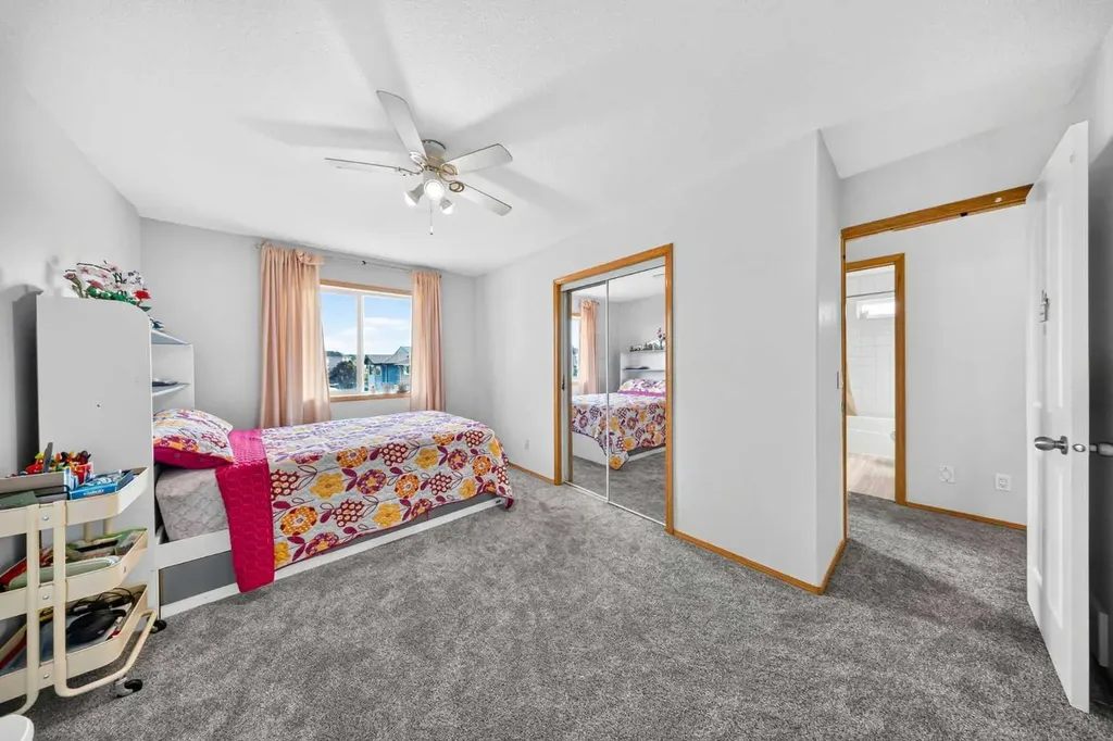 125 Tarawood Place NE Calgary AB T3J 5B4