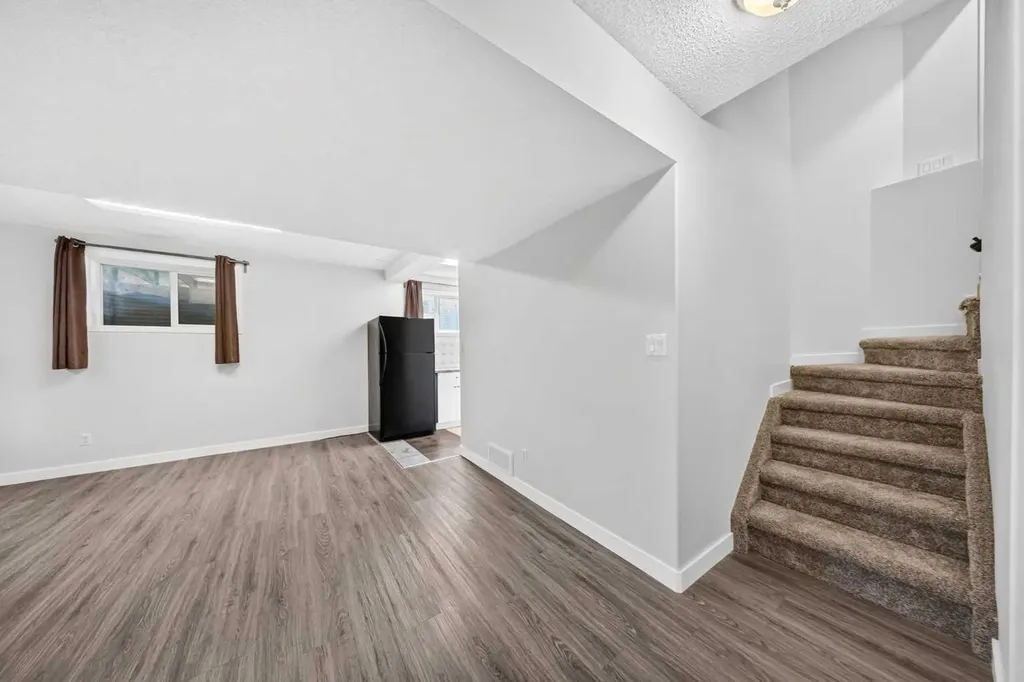 125 Tarawood Place NE Calgary AB T3J 5B4