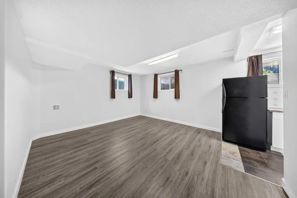 125 Tarawood Place NE Calgary AB T3J 5B4
