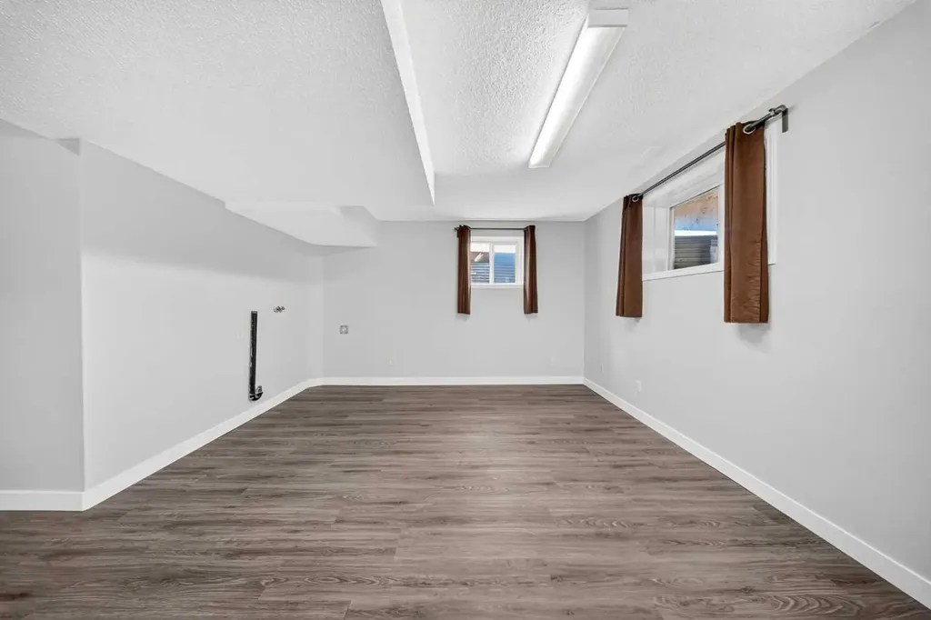 125 Tarawood Place NE Calgary AB T3J 5B4