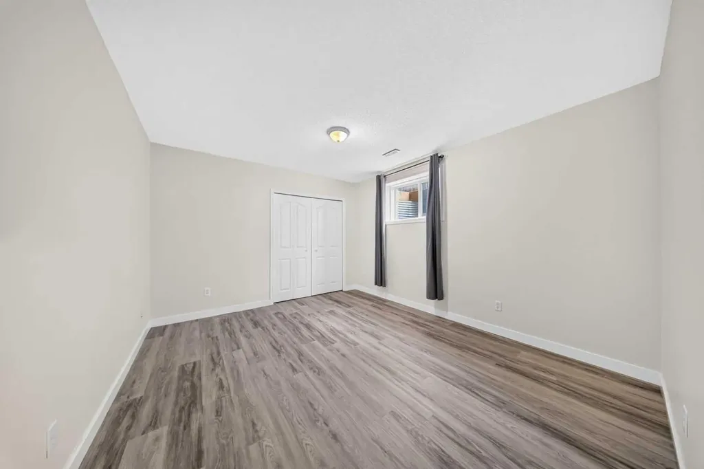 125 Tarawood Place NE Calgary AB T3J 5B4