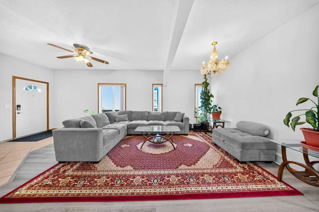 125 Tarawood Place NE Calgary AB T3J 5B4