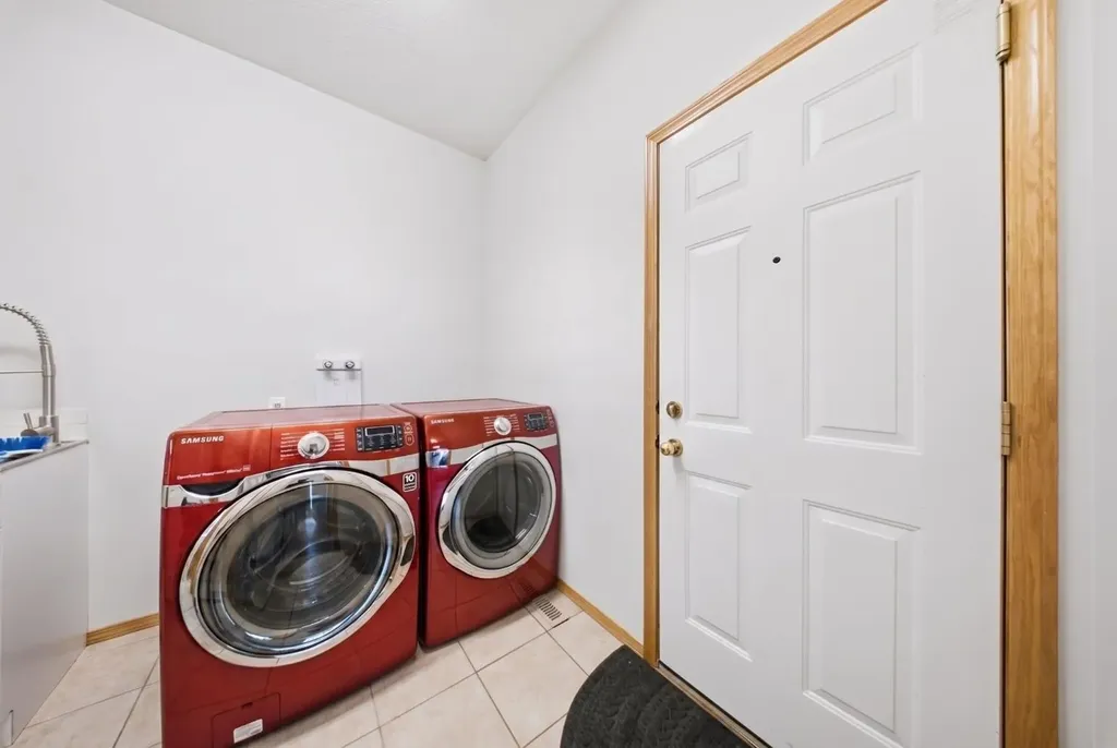 125 Tarawood Place NE Calgary AB T3J 5B4