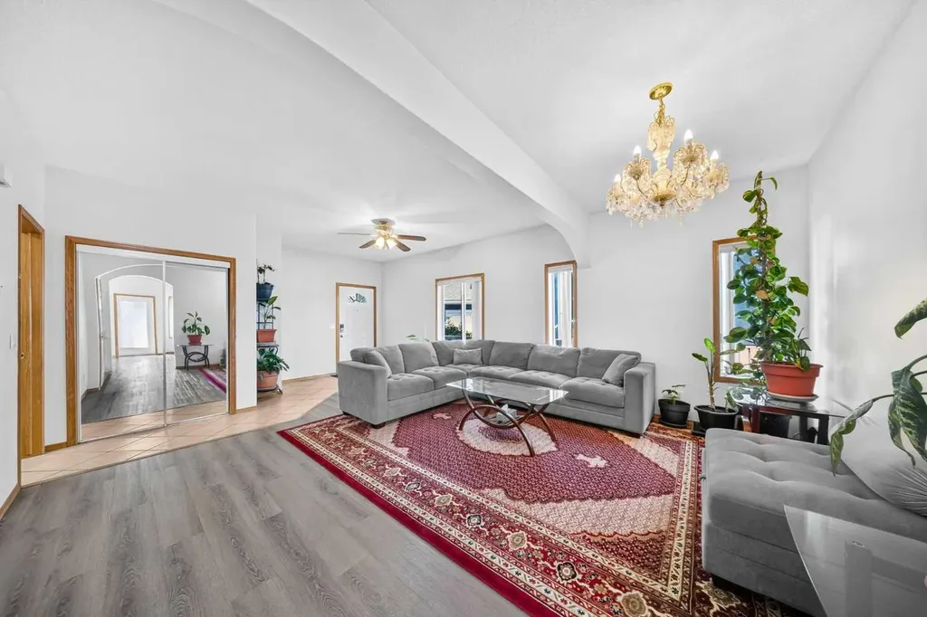 125 Tarawood Place NE Calgary AB T3J 5B4