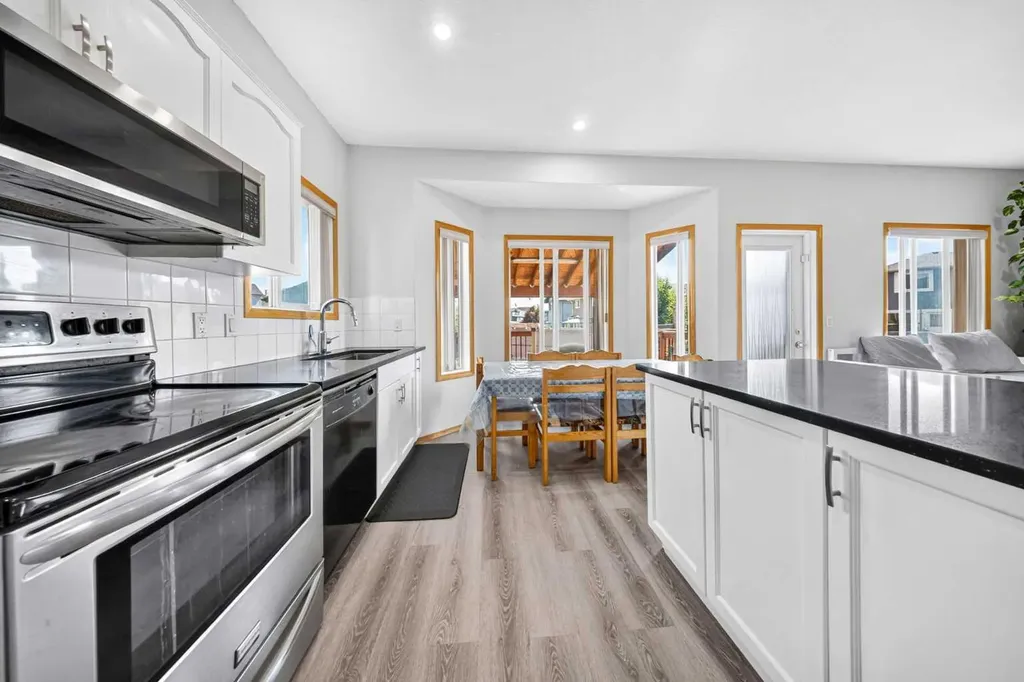 125 Tarawood Place NE Calgary AB T3J 5B4