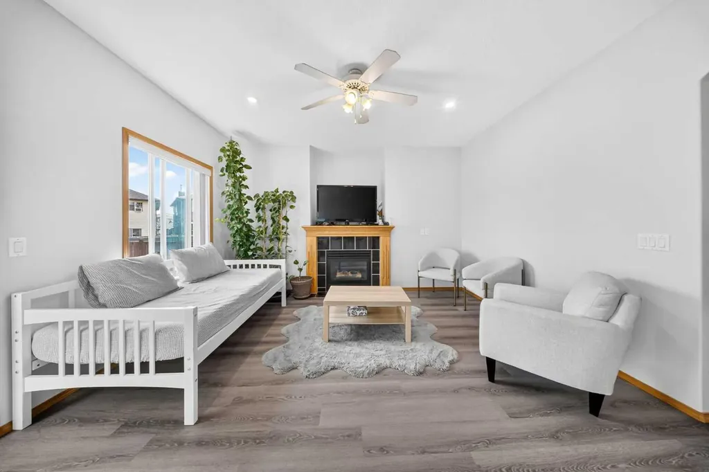 125 Tarawood Place NE Calgary AB T3J 5B4