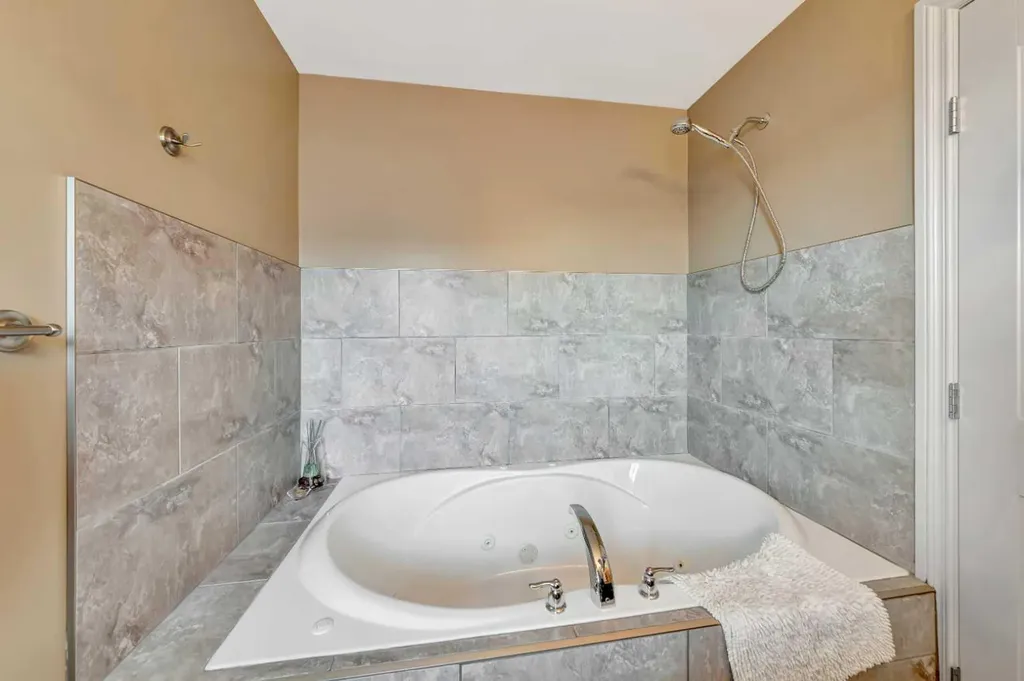 7416 29 Street Lloydminster AB T9V 3K3